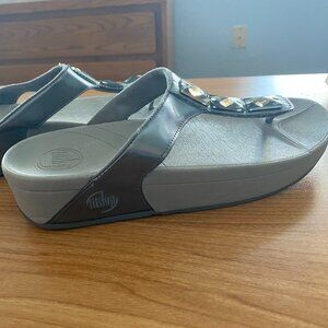 Ladies Billabong Fitflops Brand New, Size 9